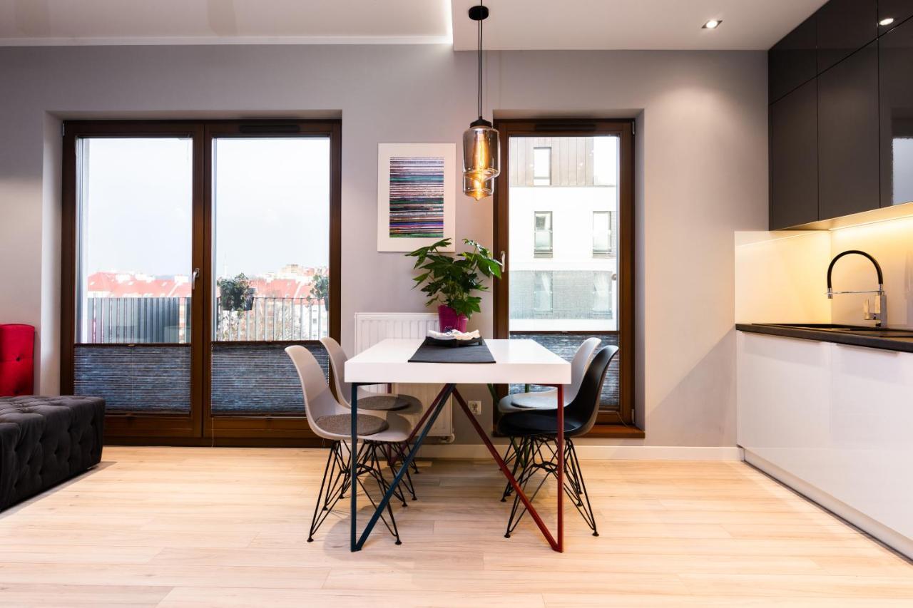 Elegant Business Accommodation With Parking - By Upstairs 克拉科夫 外观 照片